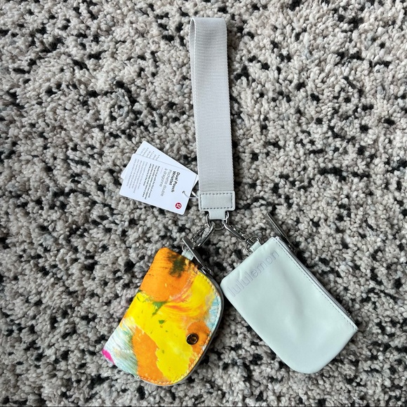 NWT LULULEMON Dual Pouch Wristlet - Picture 5 of 6